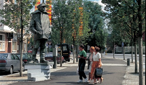 A statue of Adrien de Gerlache looking south from the Green Boulevard in Hasselt.